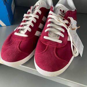 Adidas Gazelle suede in Burgundy US men’s size 7 or women’s size 8